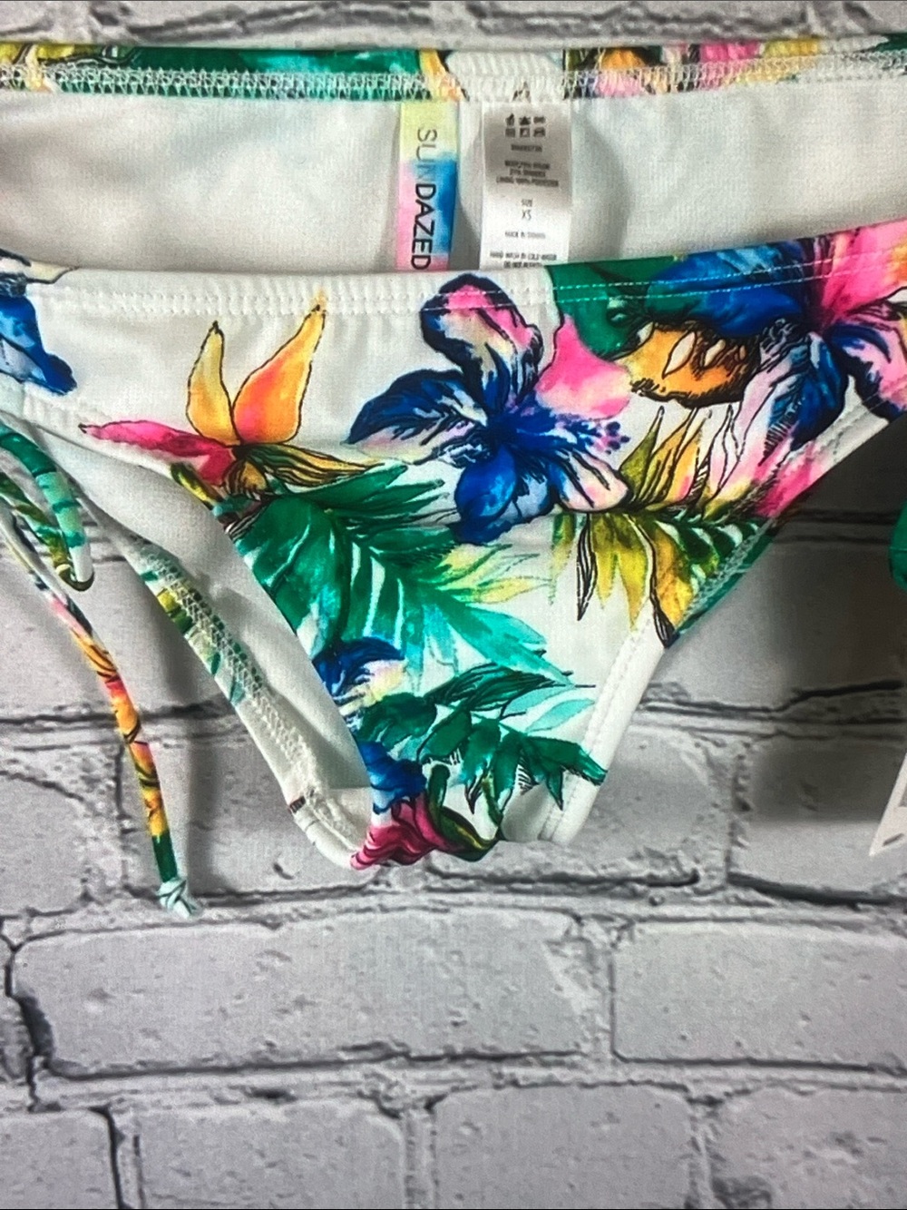 Sundazed Women’s White Floral Bikini Bottoms - Tropical Print